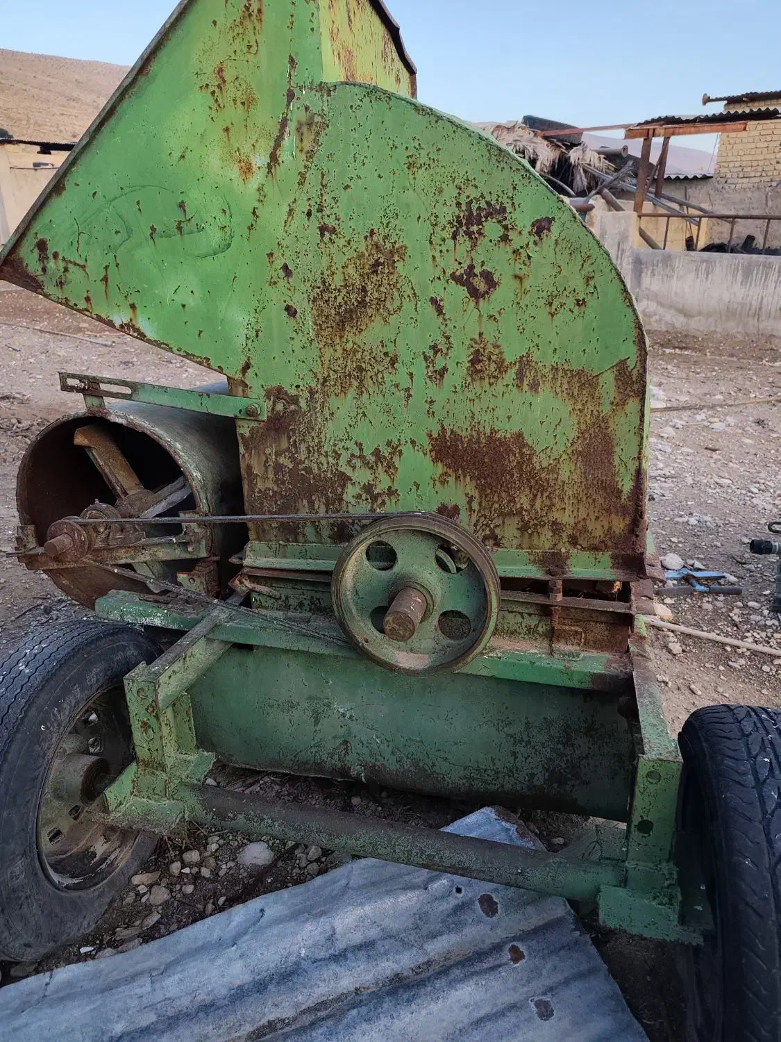 ادوات تراکتور|ماشین‌آلات صنعتی|شیراز, بید زرد|دیوار