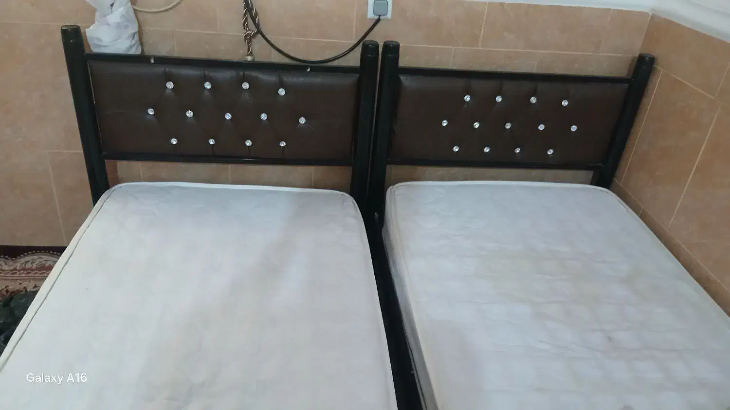 تختخواب فلزی با تشک|تخت و سرویس خواب|بندرعباس, |دیوار