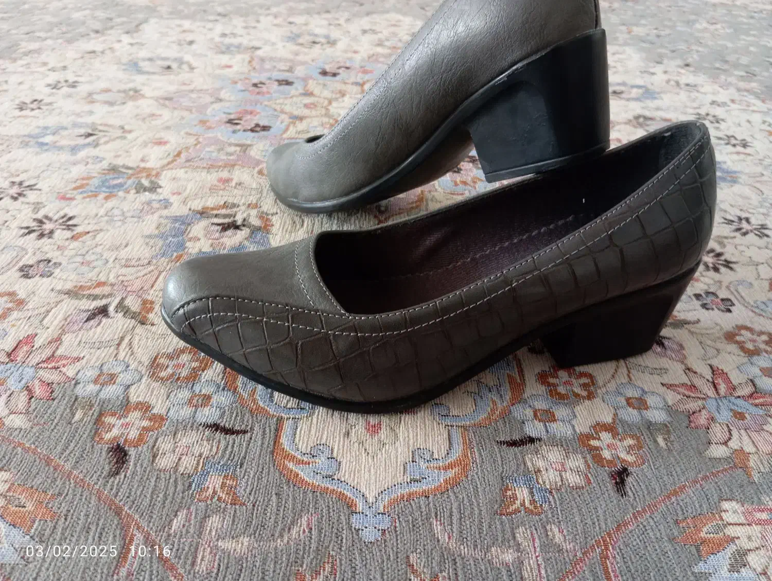 کفش نونو. سایز ۴۰|کیف، کفش، کمربند|بافق, |دیوار