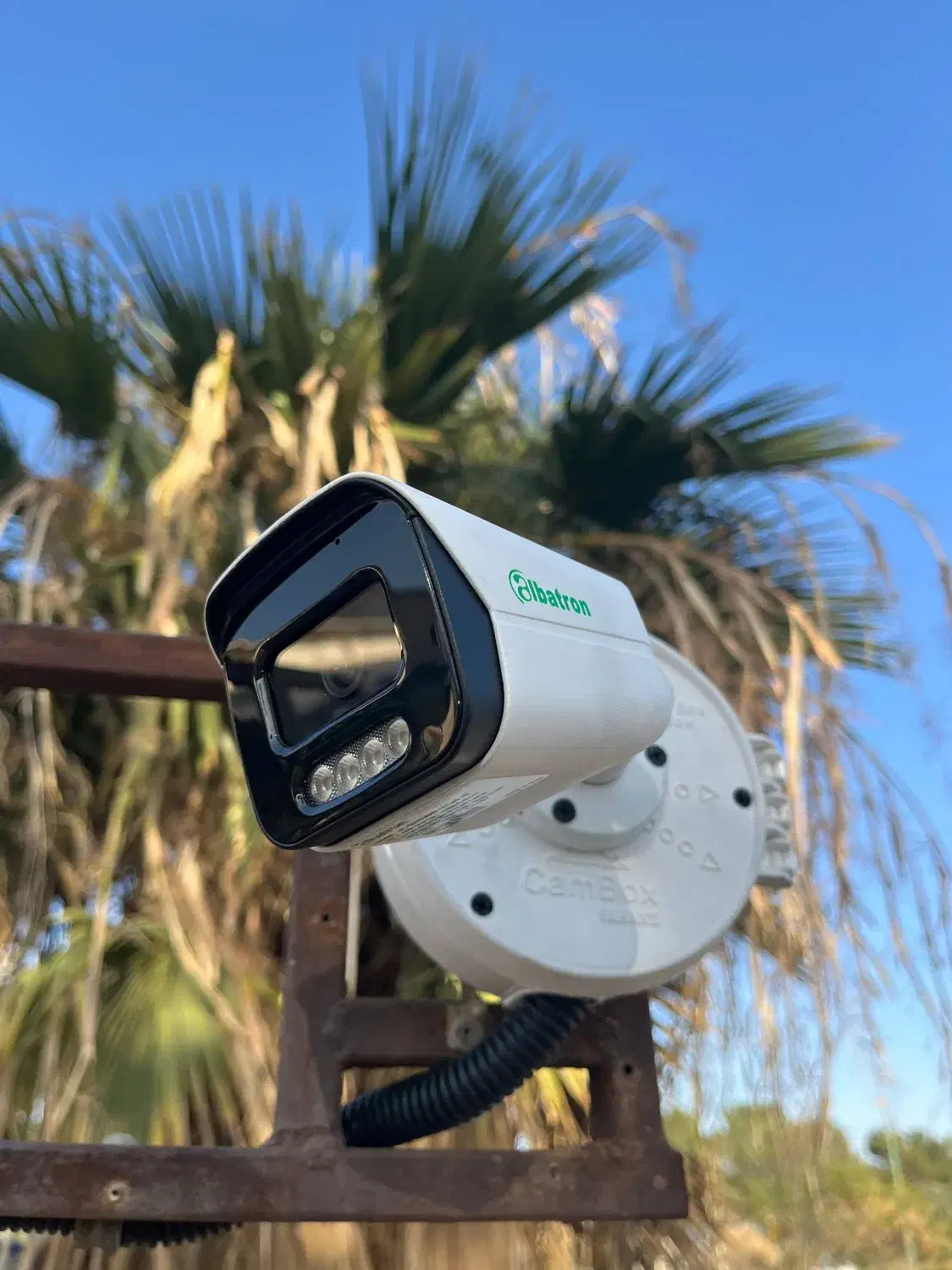 نصب و راه‌اندازی دوربین مدار بسته|خدمات پیشه و مهارت|ساوه, |دیوار