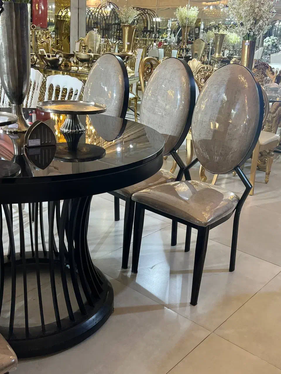 صندلی مدل کمپن/تالار رستوران میز رنگ|عمدهفروشی|فندقلو, |دیوار