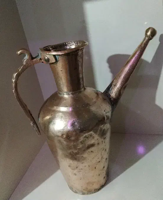 آفتابه مسی|کلکسیون اشیاء عتیقه|شیروان (خراسان), |دیوار