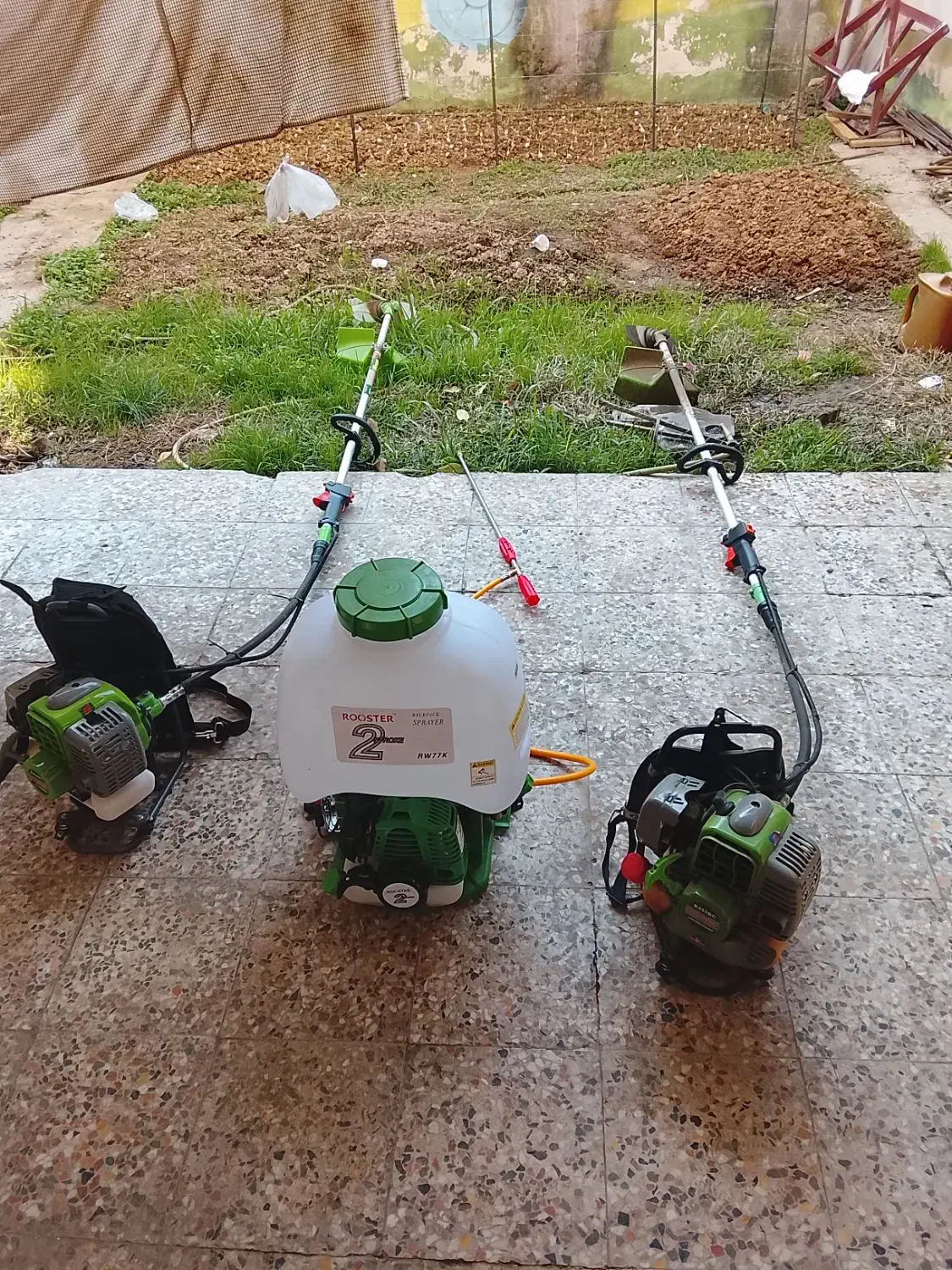 هرس باغ و زمین با دستگاه علف زن|خدمات باغبانی و درختکاری|صومعهسرا, |دیوار