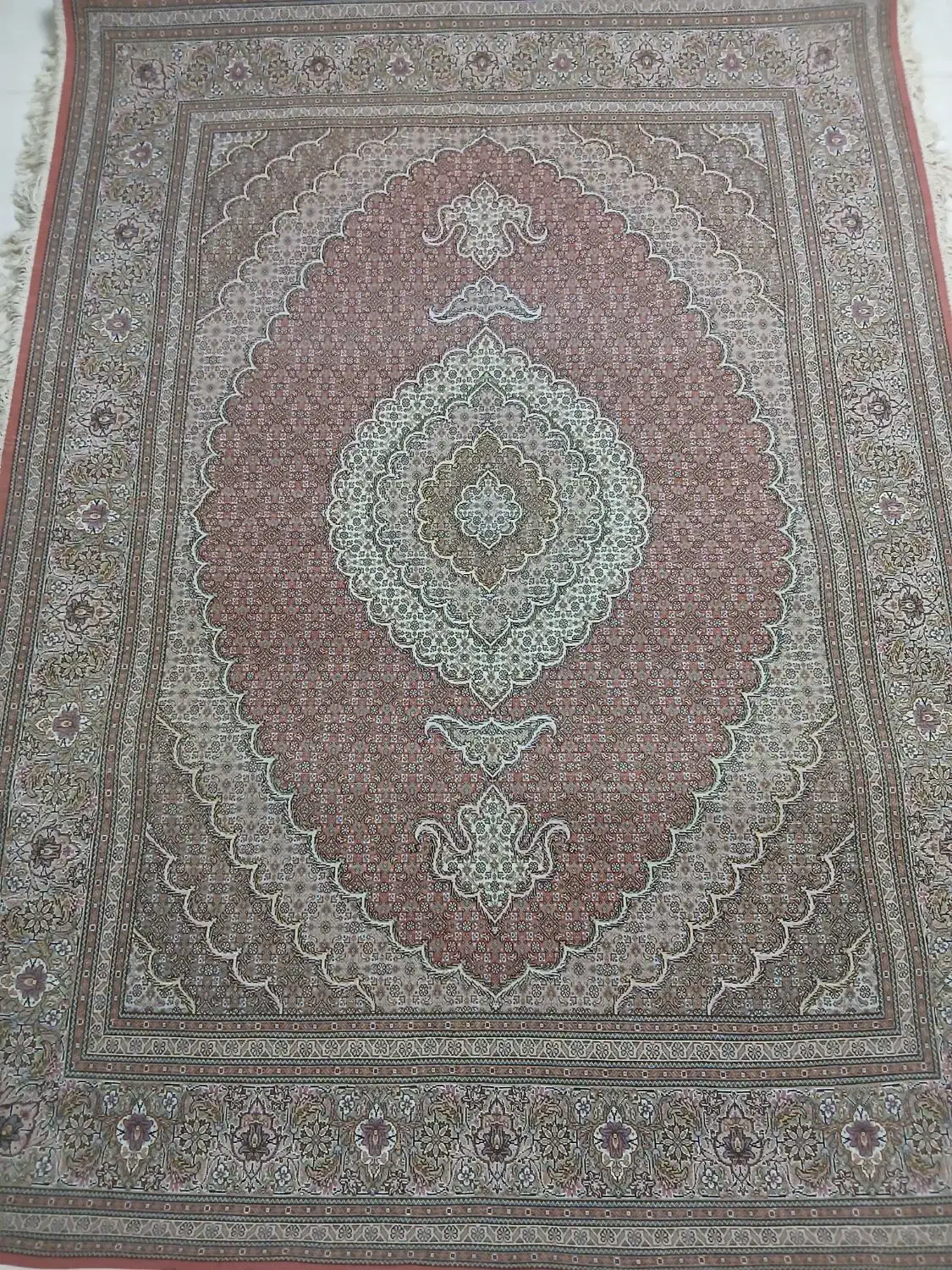 فرش دستبافت (ماهی خوی)|فرش|خوی, |دیوار