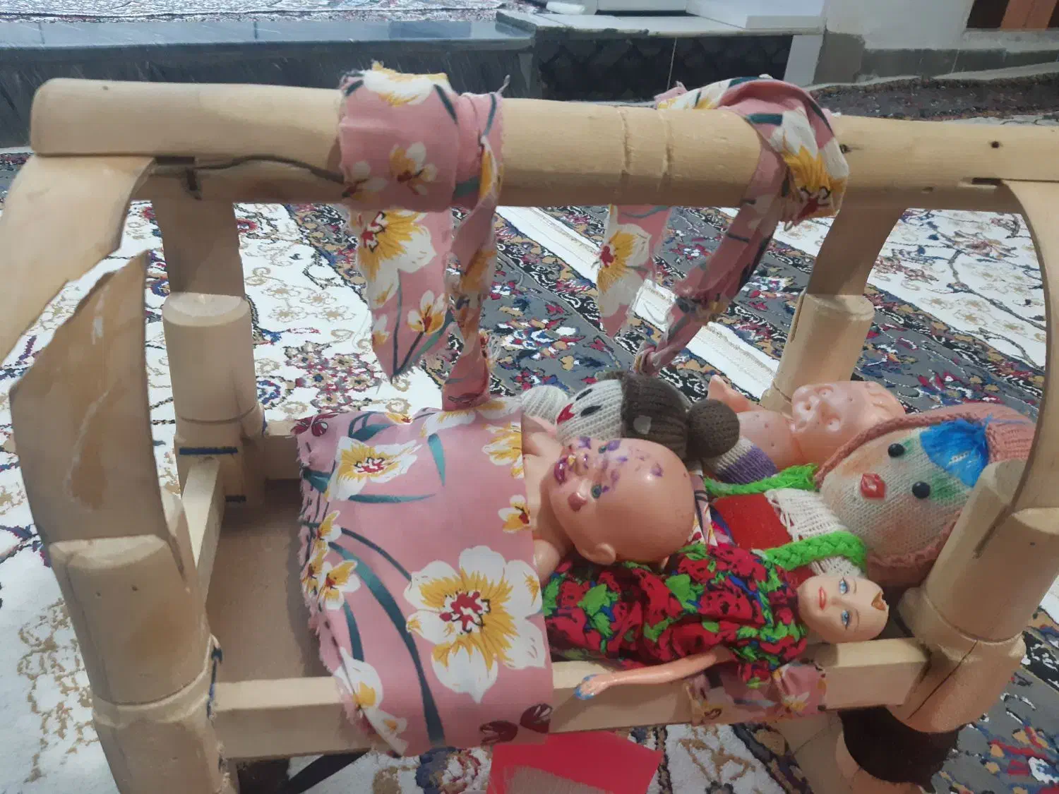 اسباب بازی وبیشکه|اسباب‌بازی بچه|مریوان, |دیوار