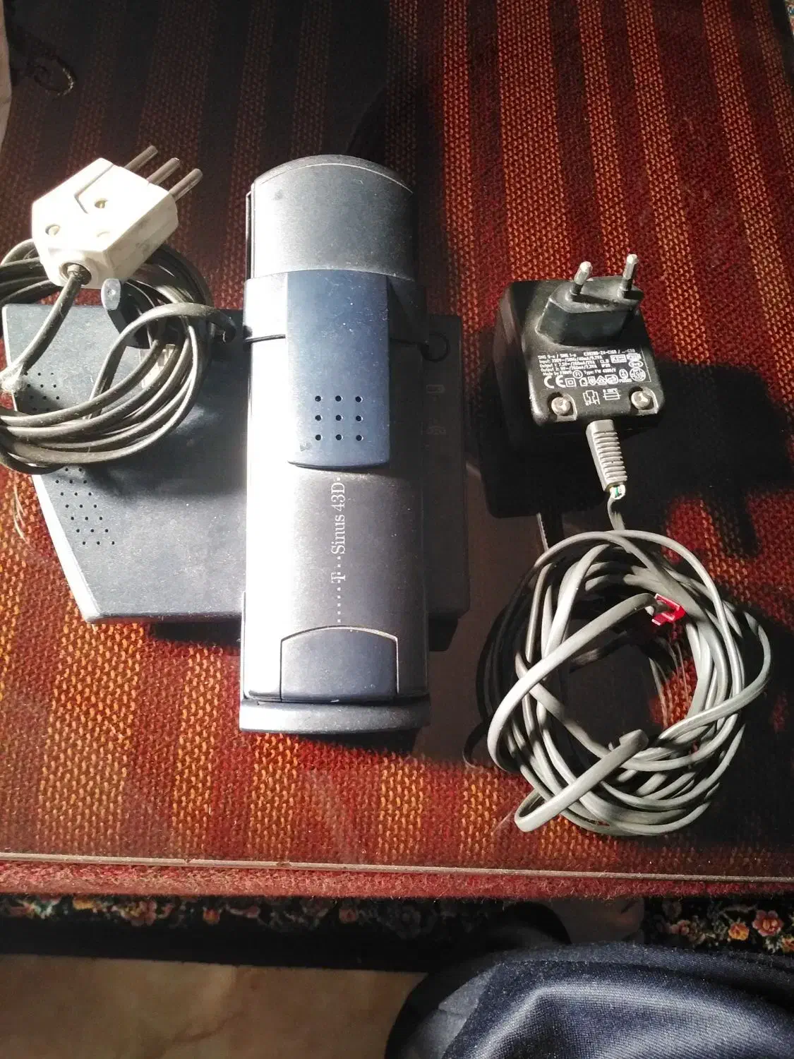 تلفن بی سیمی|تلفن رومیزی|اندیشه, اندیشه فاز ۴|دیوار