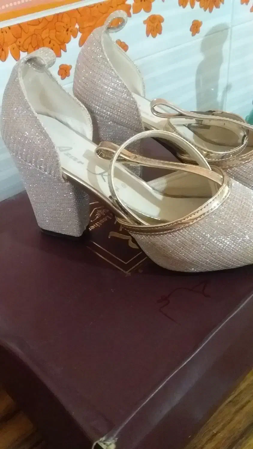 کیف و کفش|کیف، کفش، کمربند|مرند, |دیوار