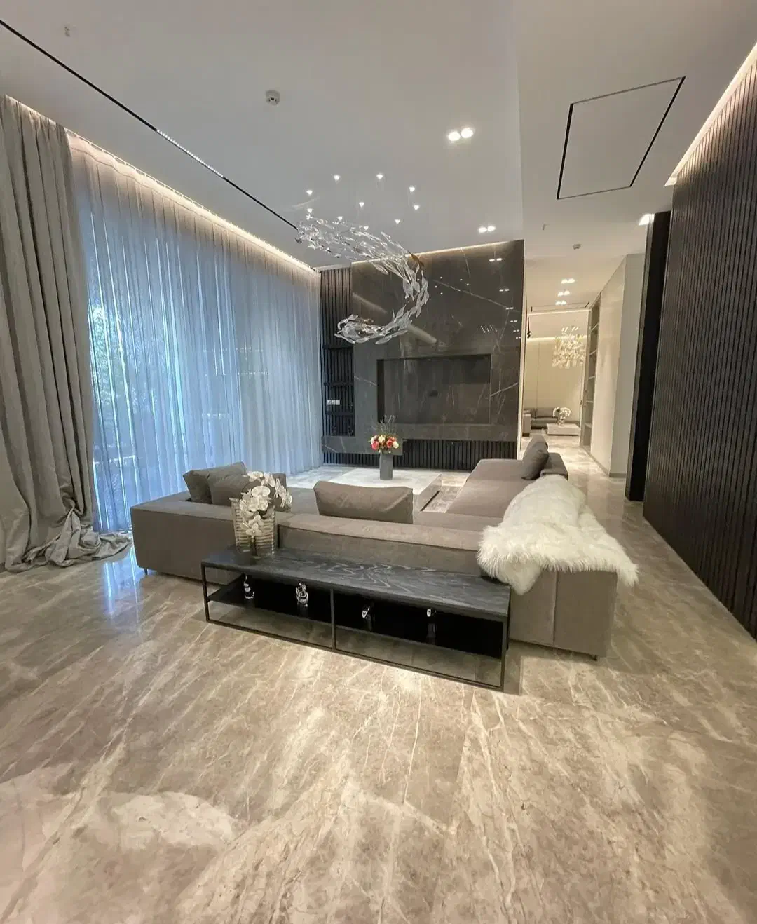 ۳۰۰متر * ۴ خواب * فول فرنیش * تک واحدی *اعیان نشین