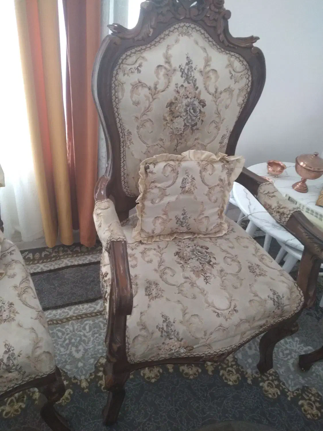 مبل سلطنتی هشت نفره|مبلمان خانگی و میز عسلی|مرودشت, ابوذر جنوبی|دیوار