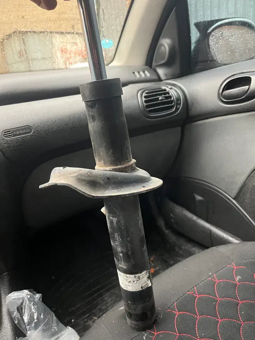 کمک جلو ۲۰۶ شاگرد|قطعات یدکی و لوازم جانبی|شهرکرد, |دیوار