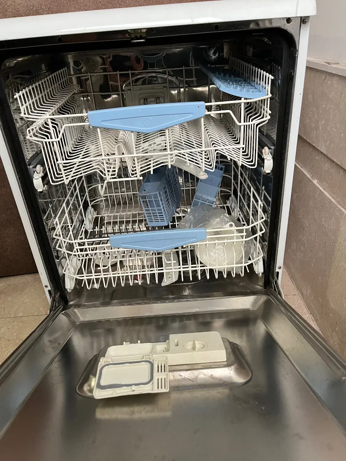 ماشین ظرفشویی ایندزیت indesit|ماشین ظرفشویی|آمل, |دیوار