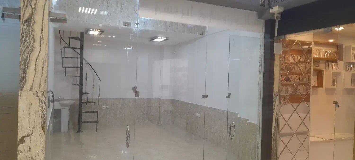 مغازه ۲۱ متری +بالکن ۶ متری+پارکینگ اختصاصی|اجارهٔ مغازه و غرفه|گرگان, |دیوار