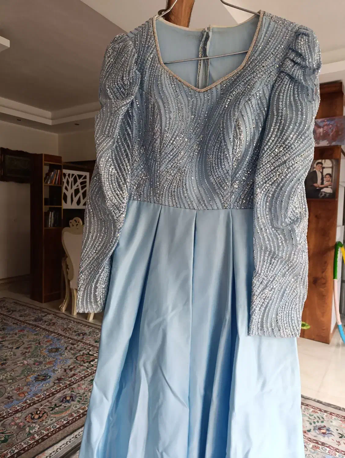 پیراهن مجلسی بسیار شیک و نو و دنباله دار|لباس|رشت, توشیبا|دیوار