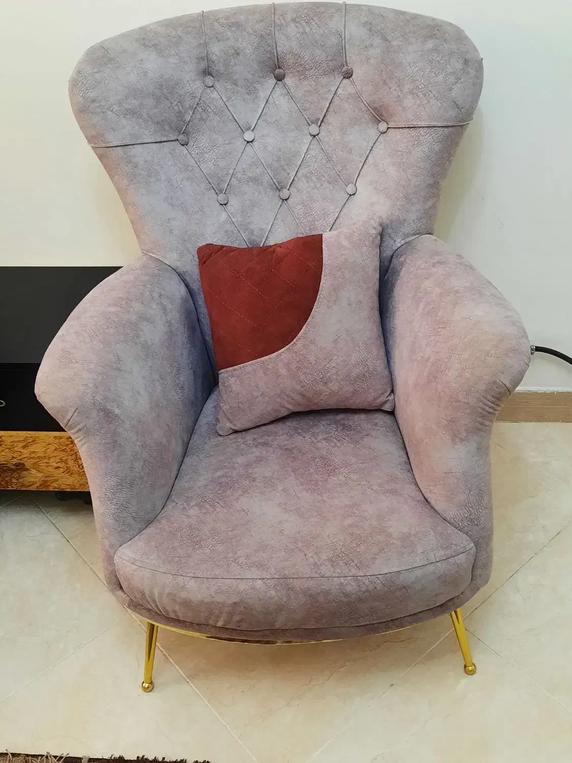 دو عدد مبل تک به همراه میز وسط|مبلمان خانگی و میز عسلی|پیشوا, |دیوار