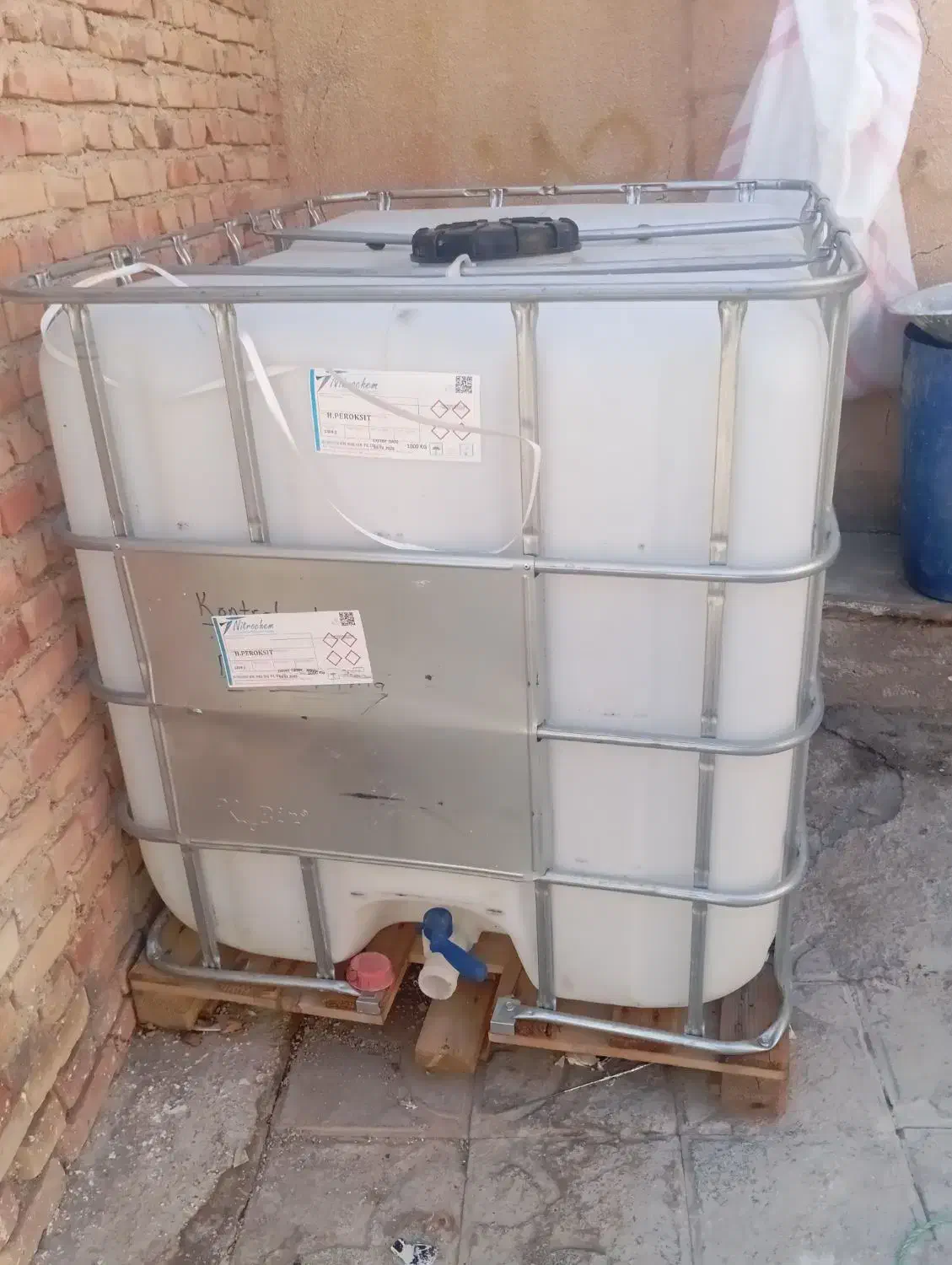 بشکه اب|ابزارآلات|ماکو, |دیوار