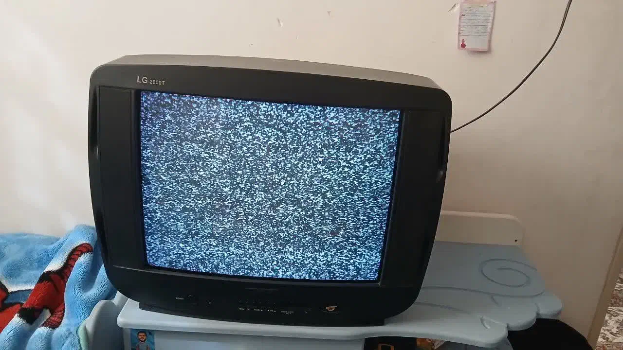 تلویزیون ۲۱ اینچ قدیمی|تلویزیون و پروژکتور|بروجرد, |دیوار