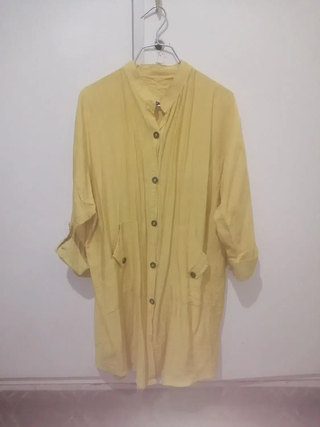 مانتو|لباس|رباط‌کریم, رباط‌کریم|دیوار