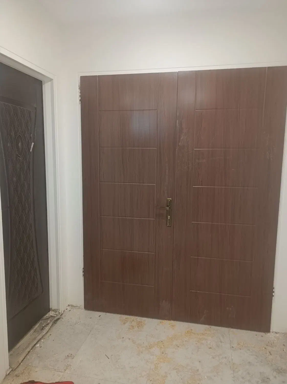 نصاب دربهای چوبی اتاقی سرویس ورودی کابینت وقرنیز|خدمات پیشه و مهارت|ملارد, |دیوار