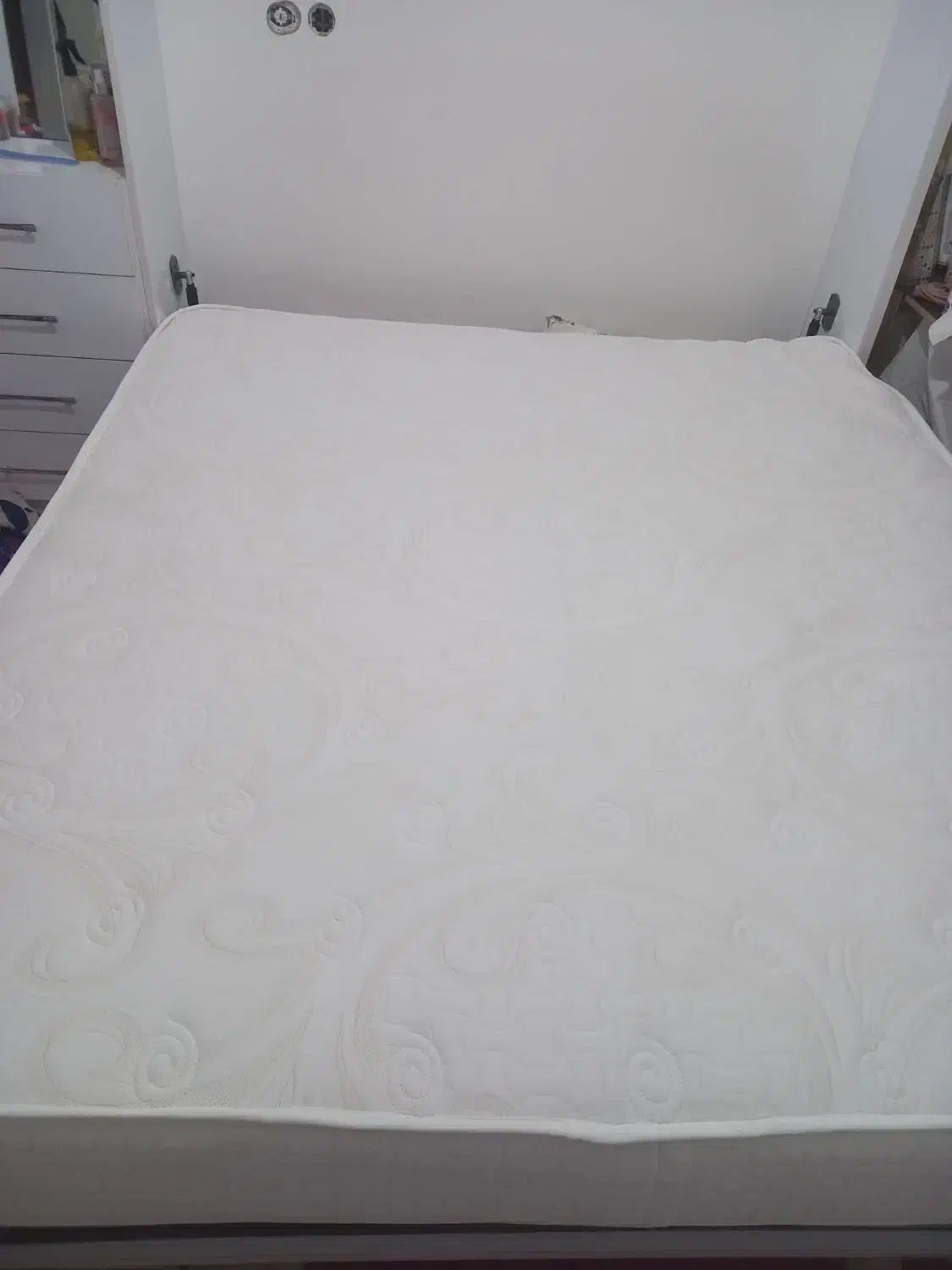 تشک|تشک تختخواب|شاهین‌شهر, ۹ دی|دیوار