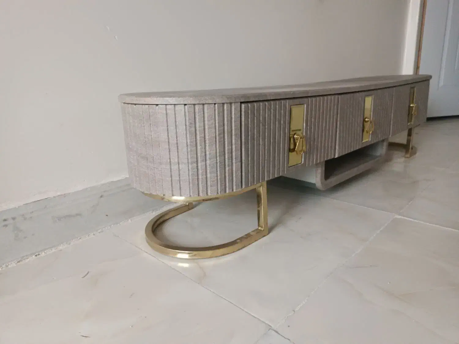 میز|میز تلویزیون|دوگنبدان, |دیوار