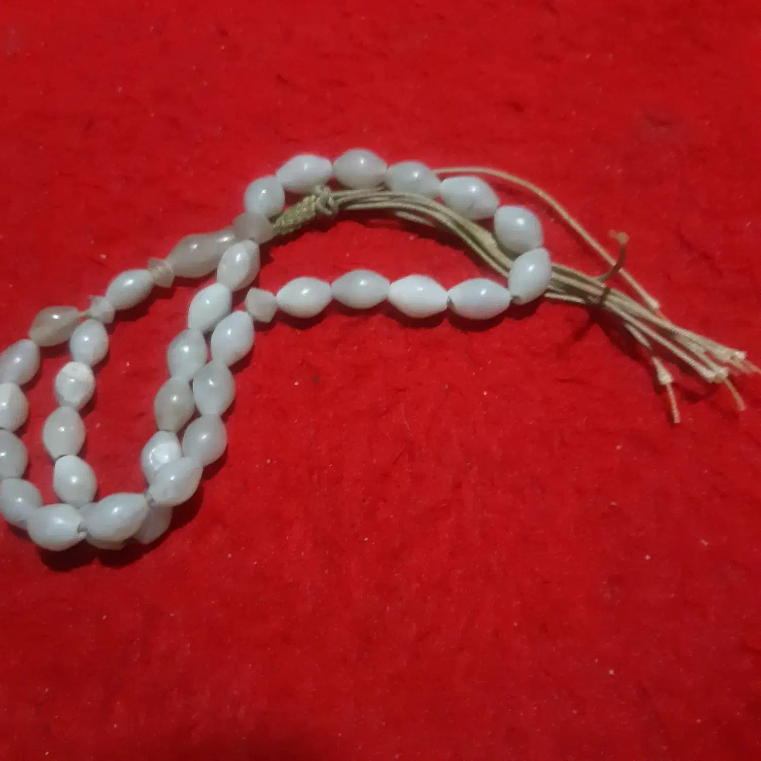 تسبیح صدف قدیمی|جواهرات|رباط‌کریم, رباط‌کریم|دیوار