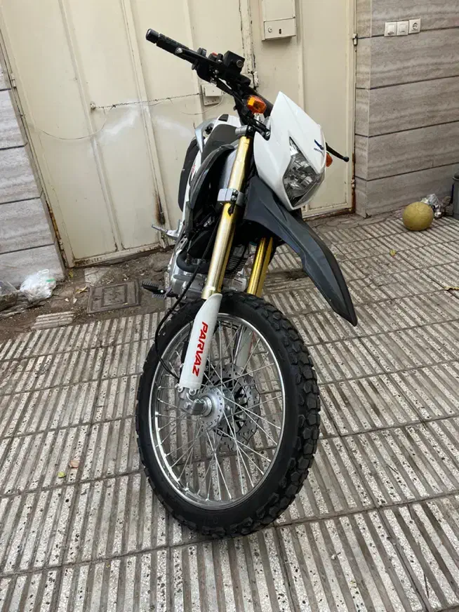 تریل پرواز مدل ۱۴۰۴|موتورسیکلت|سبزوار, فقیه سبزواری|دیوار