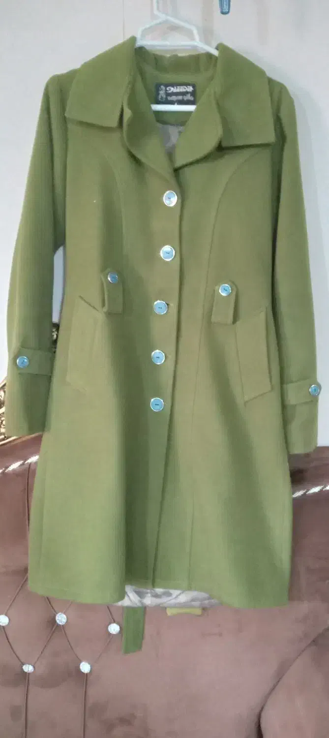 پالتو و بوت|لباس|صدرا-فارس, فاز ۱|دیوار