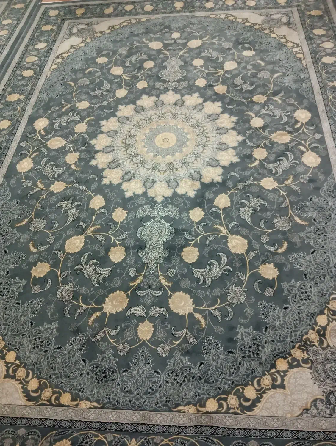 فرش ۹متری ۷۰۰شانه تراکم ۲۲۵۰|فرش|پاکدشت, حصار امیر|دیوار