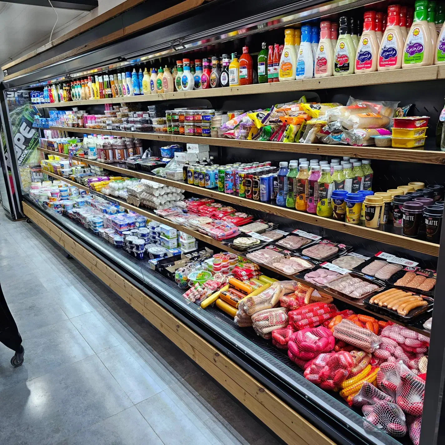 نیرو خدمات نظافتی هایپر مارکت نیازمندیم|استخدام سرایداری و نظافت|نوشهر, |دیوار