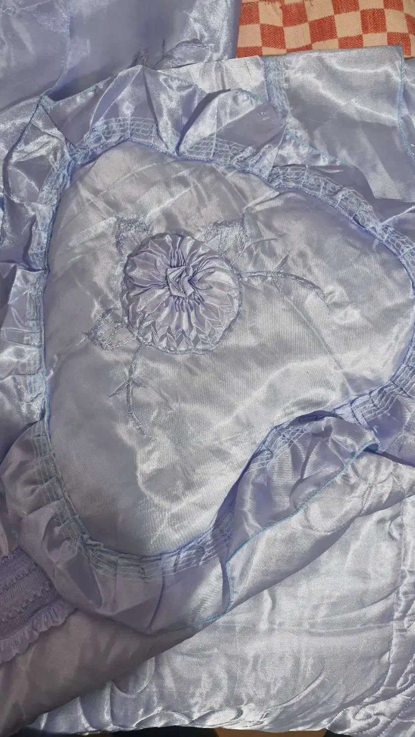 روتختی دو نفره جنس ساتن رنگ یاسی|سرویس روتختی|تهران, قزل قلعه|دیوار