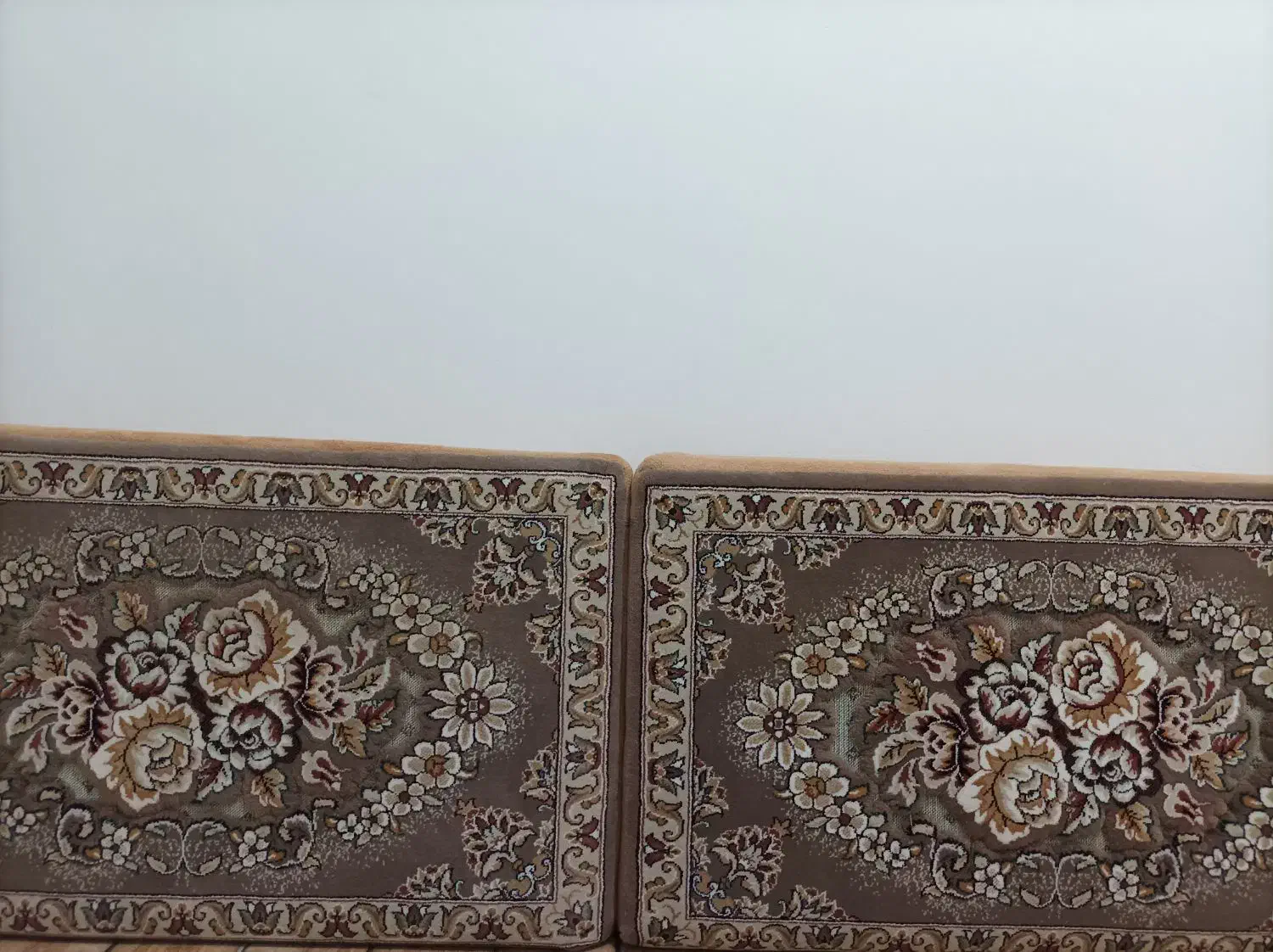 یک جفت پشتی|پشتی|خمین, |دیوار