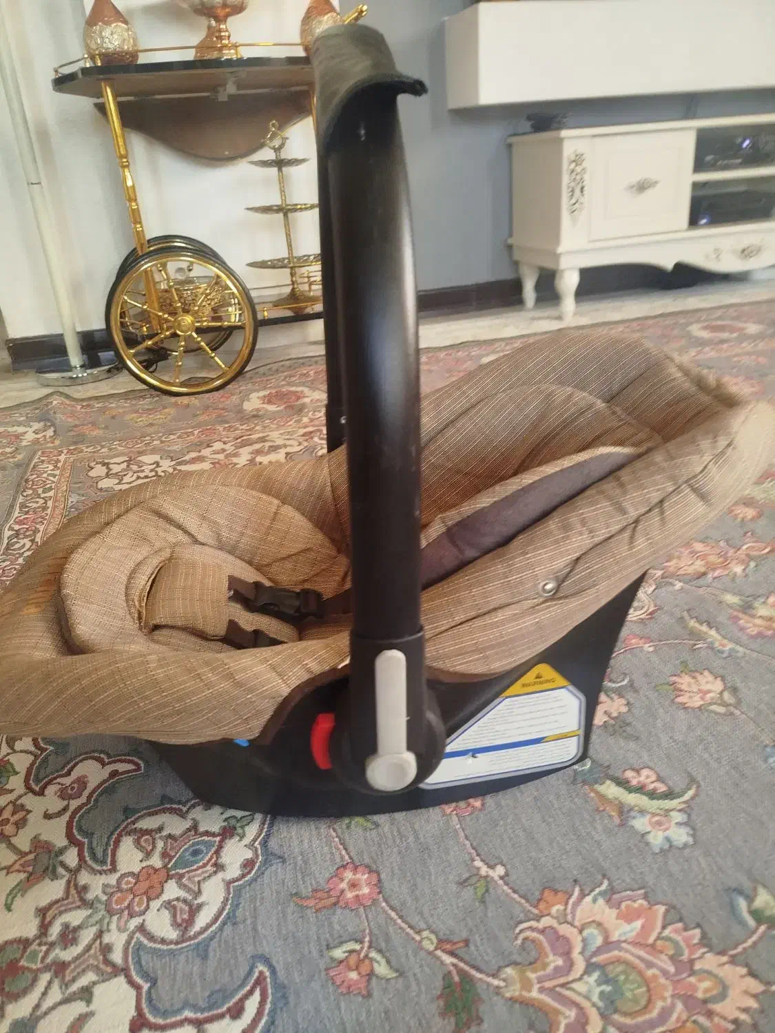 کریر کودک|کالسکه و لوازم جانبی|شاهین‌شهر, خانه کارگر|دیوار