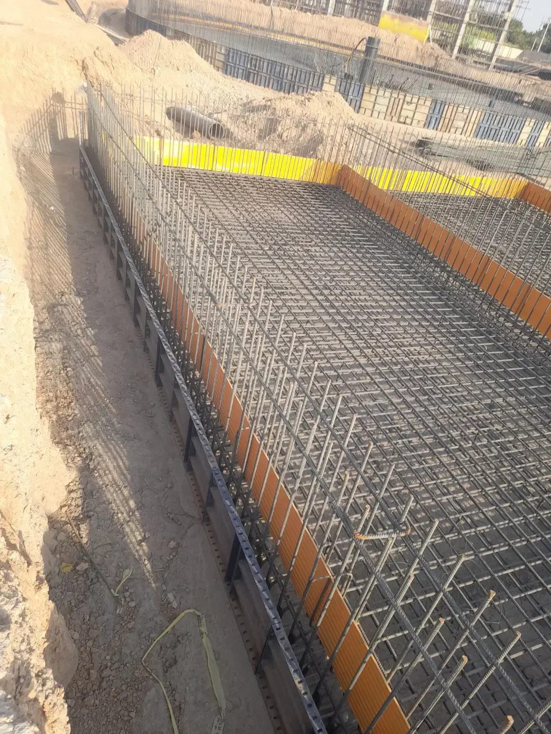 آرماتور بندی و قالب بندی استخر، دیوار برشی،سپتینگ|خدمات پیشه و مهارت|خمینی‌شهر, |دیوار