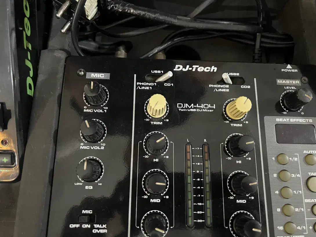 دستگاه دیجی|آلات موسیقی|سلماس, |دیوار