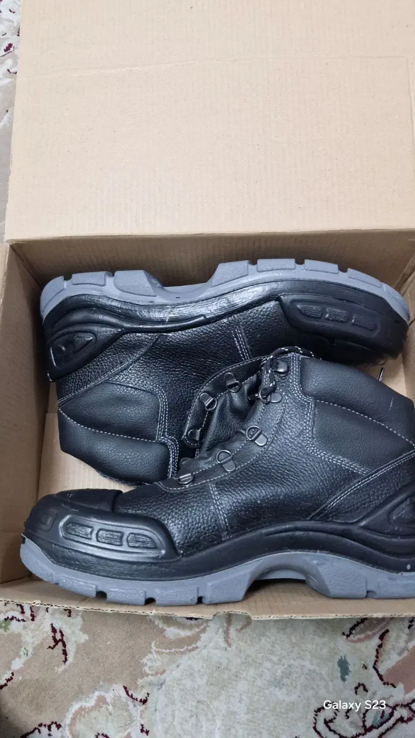 پوتین ایمنی سایز ۴۴|کیف، کفش، کمربند|شاهین‌شهر, شهرک گلدیس|دیوار