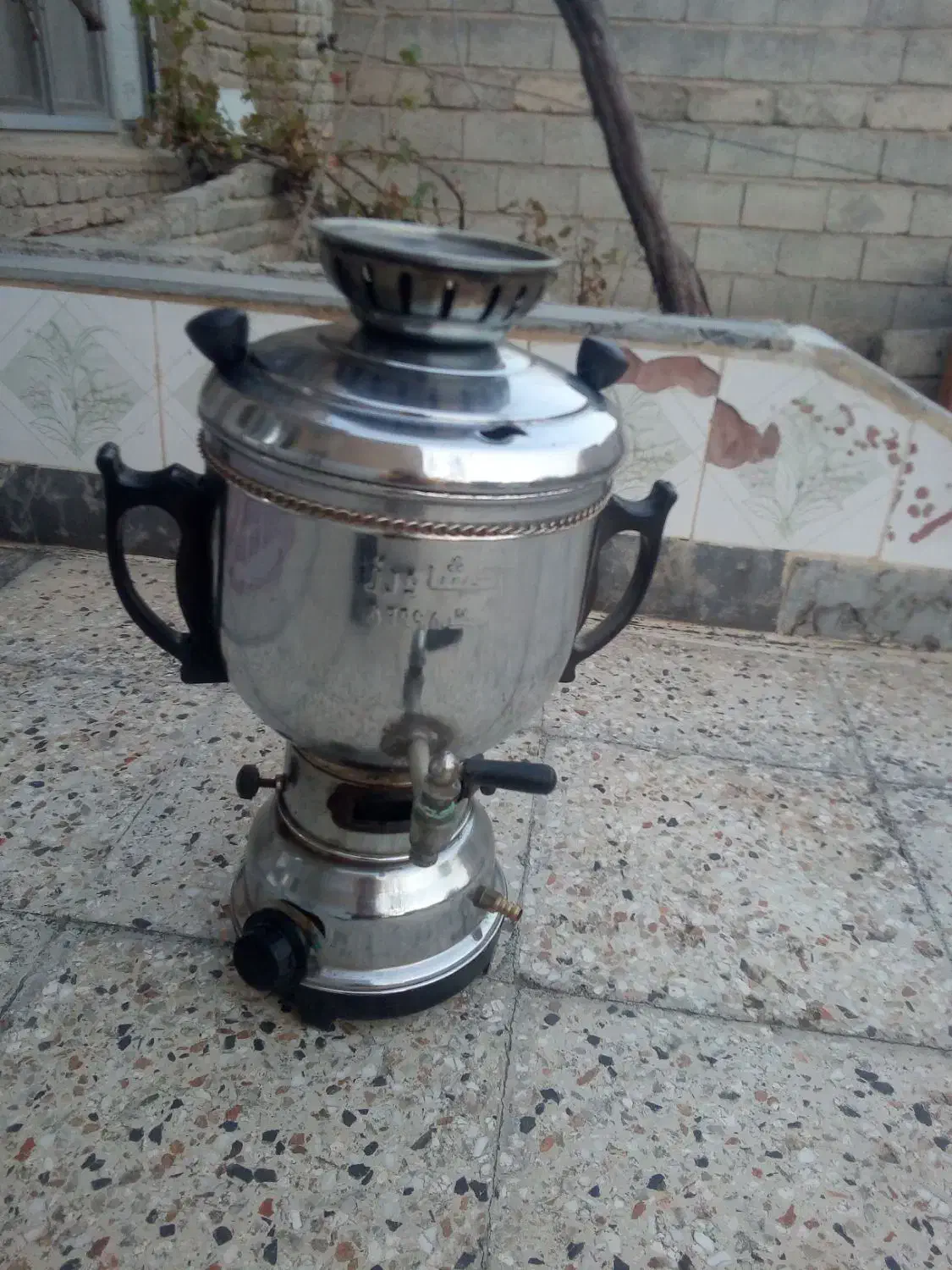 این سماور هیچ ایرادی ندارد دست دو م است|سماور، چای‌ساز، قهوه‌ساز|پارس‌آباد, |دیوار