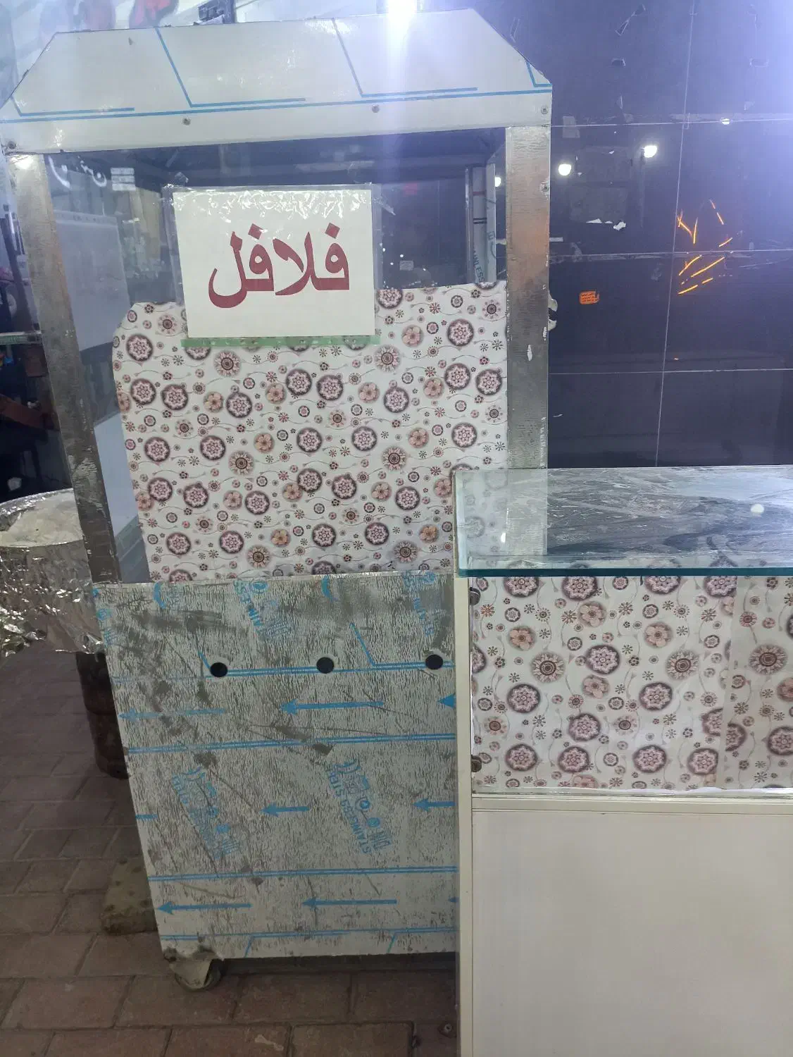 دکه فلافلی تمیز و کم استفاده|کافی‌شاپ و رستوران|بندرعباس, |دیوار