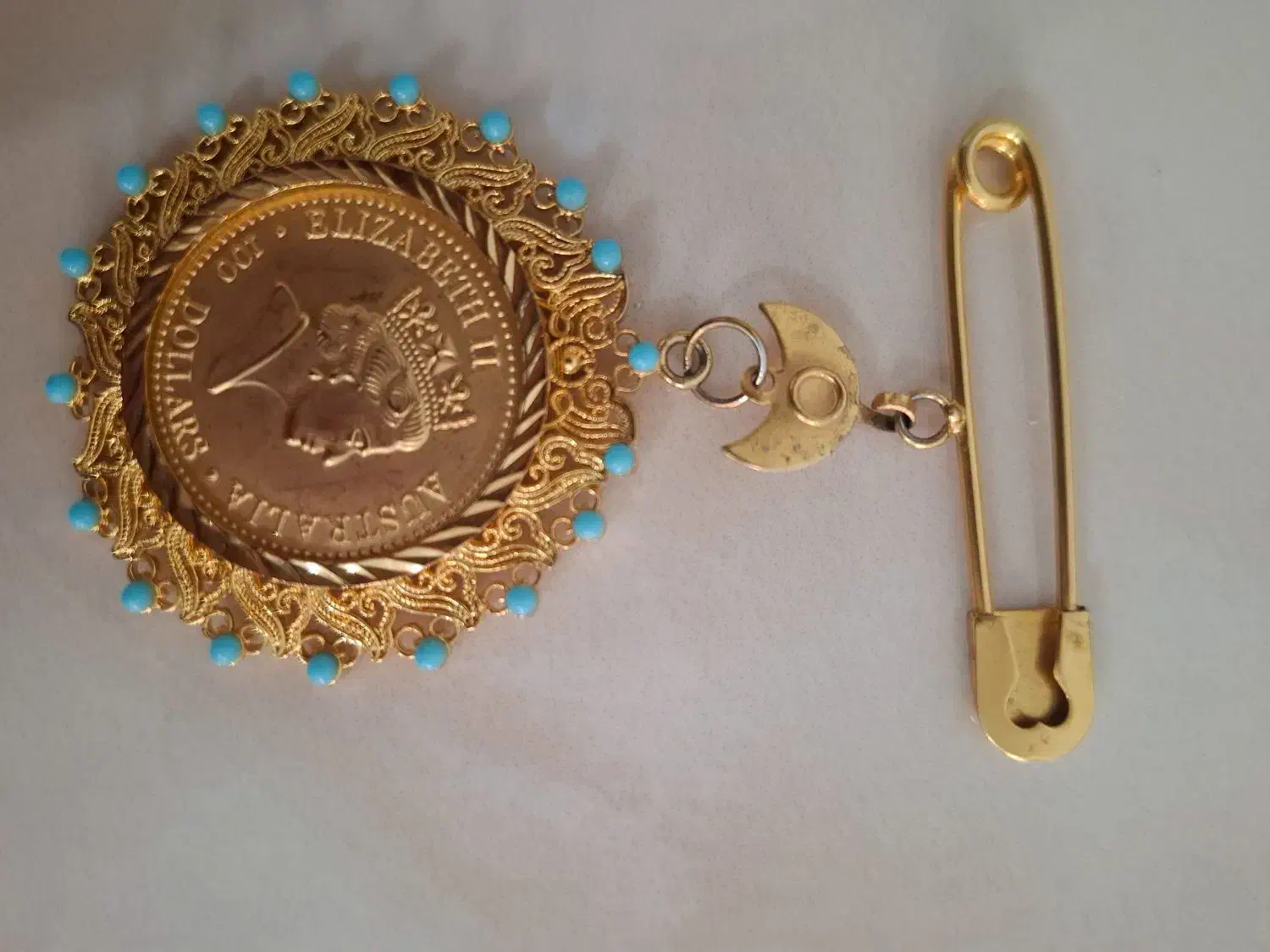 زیرگلویی یازیرخری|جواهرات|شیراز, محراب|دیوار