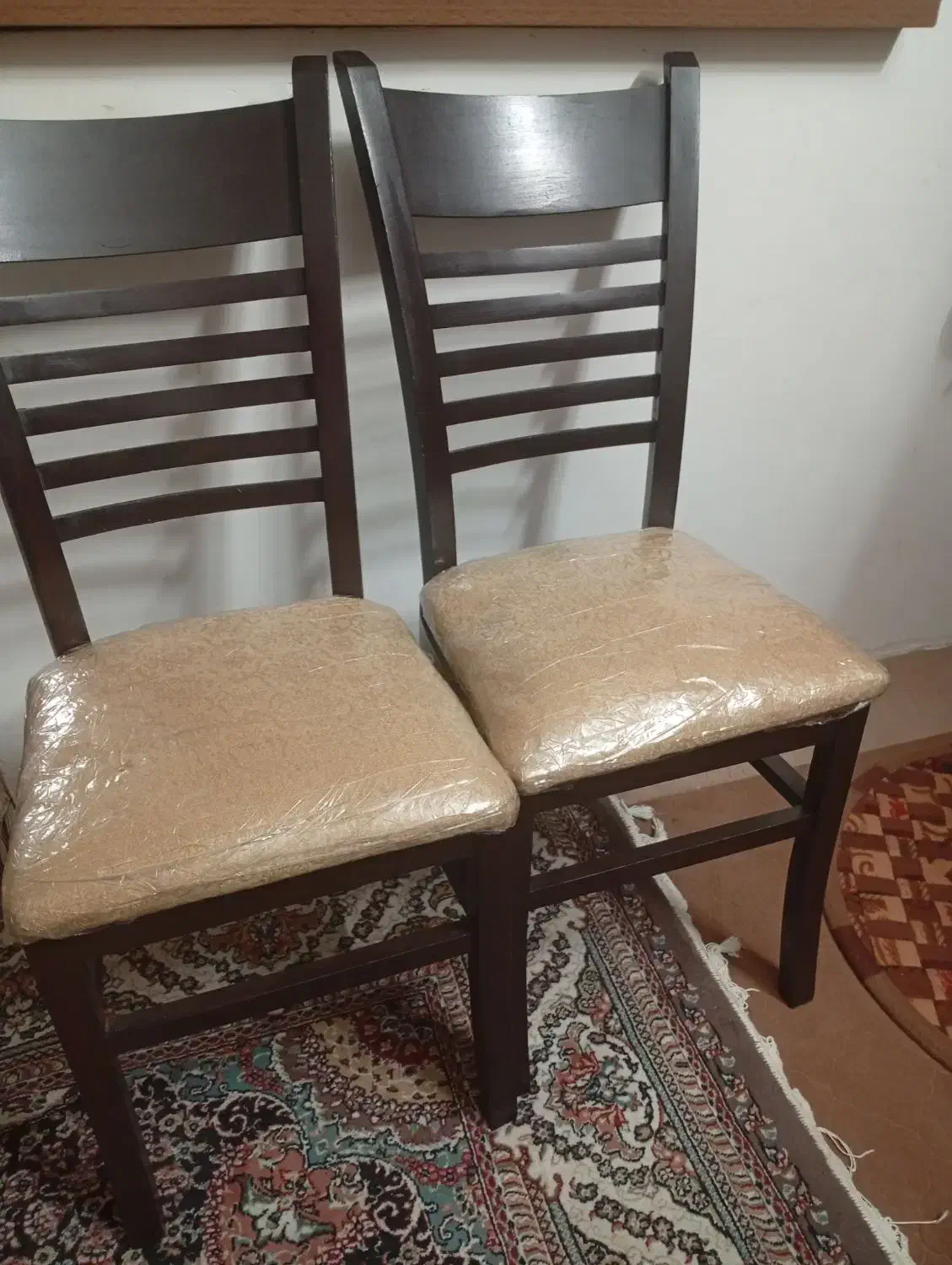 فروشی|میز و صندلی غذاخوری|طرقبه, |دیوار