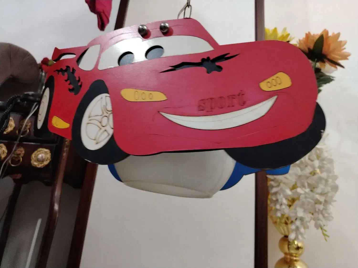 لوستر اتفاق بچه|لوستر و چراغ آویز|قدس, شهر‌قدس|دیوار