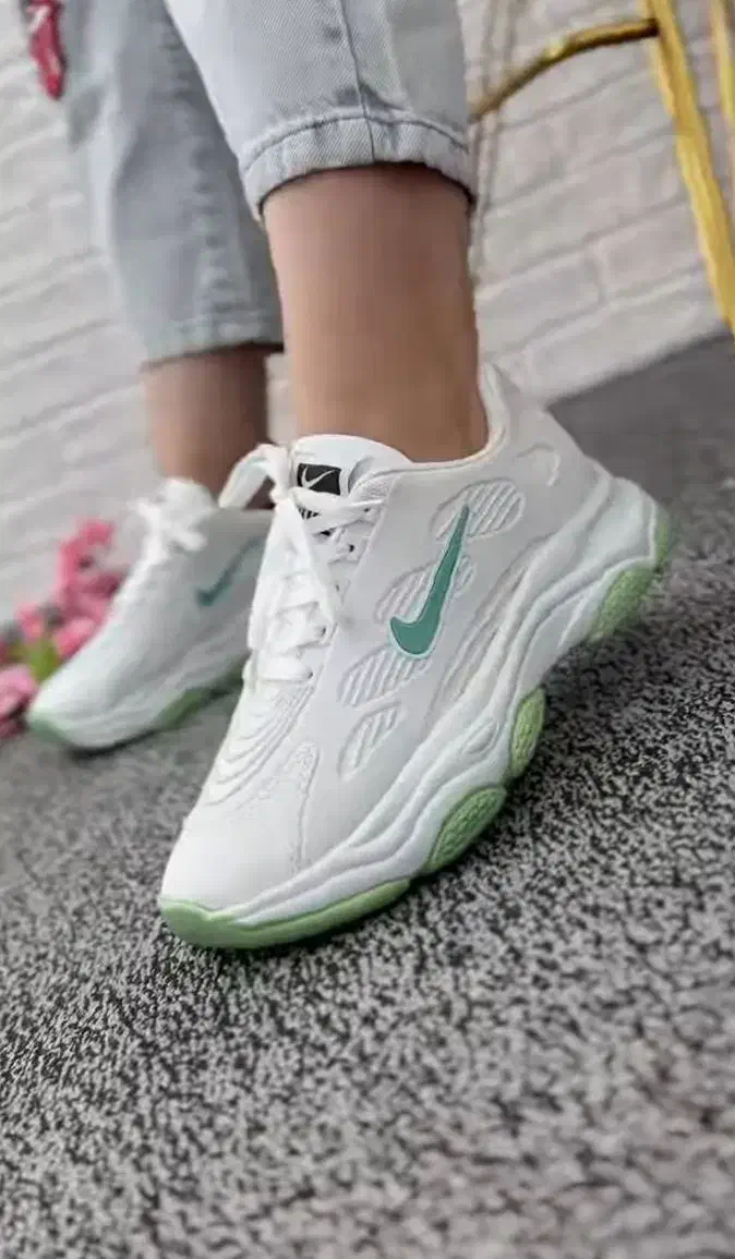 نیو نایک زنانه|کیف، کفش، کمربند|کاشان, فاز ۲ ناجی آباد|دیوار