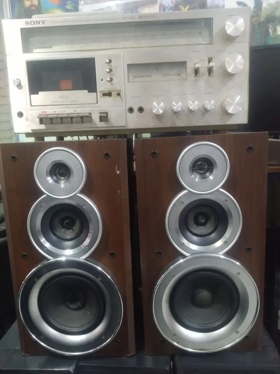 استریو|کلکسیون اشیاء عتیقه|برخوار, |دیوار