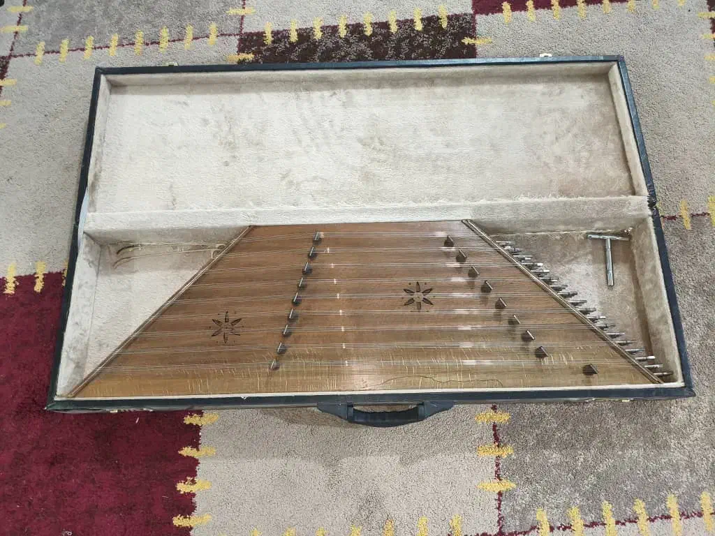 سنتور درحد|سازهای سنتی|بندر گناوه, |دیوار