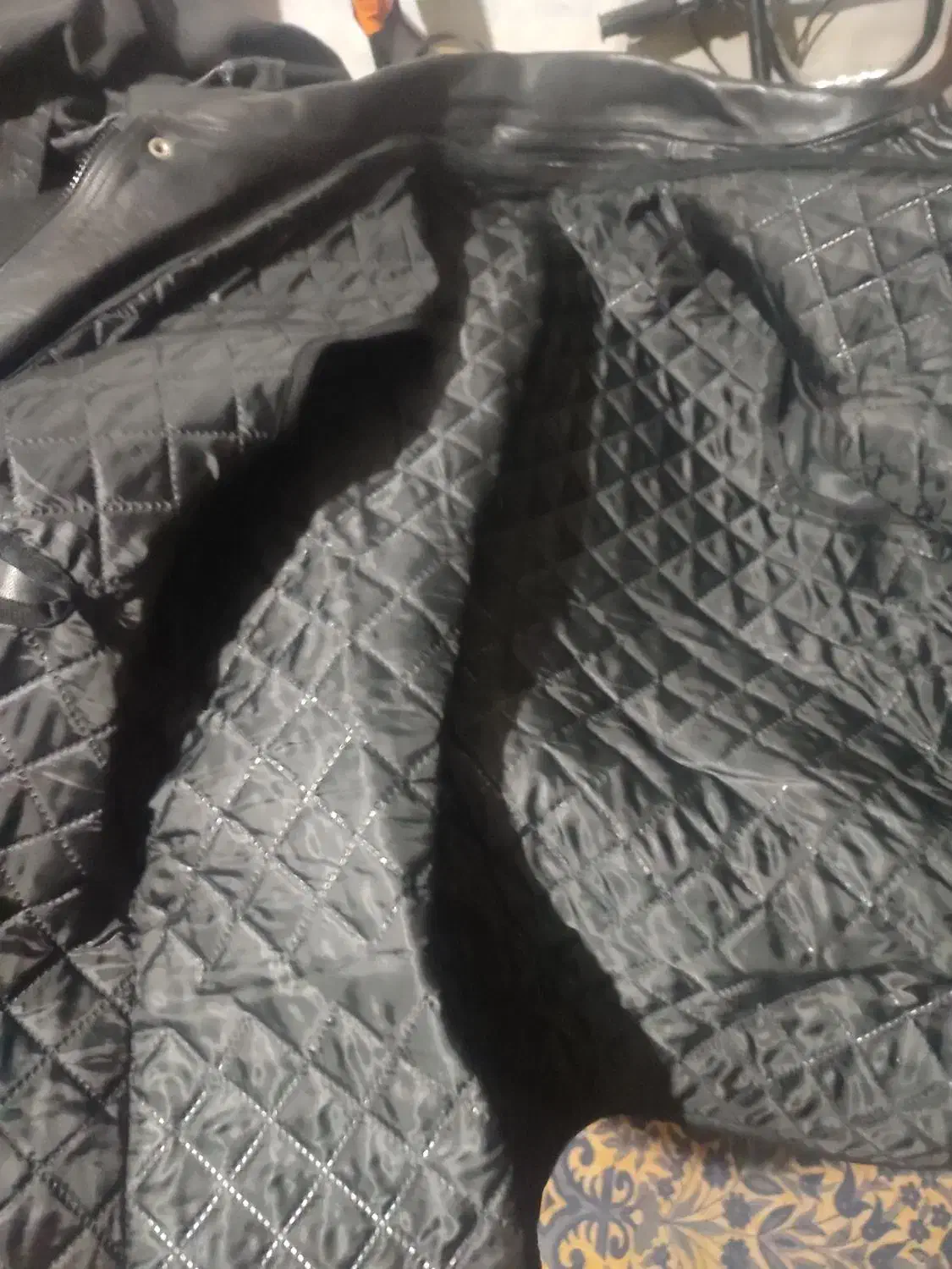 کت چرم|لباس|تهران, تختی|دیوار