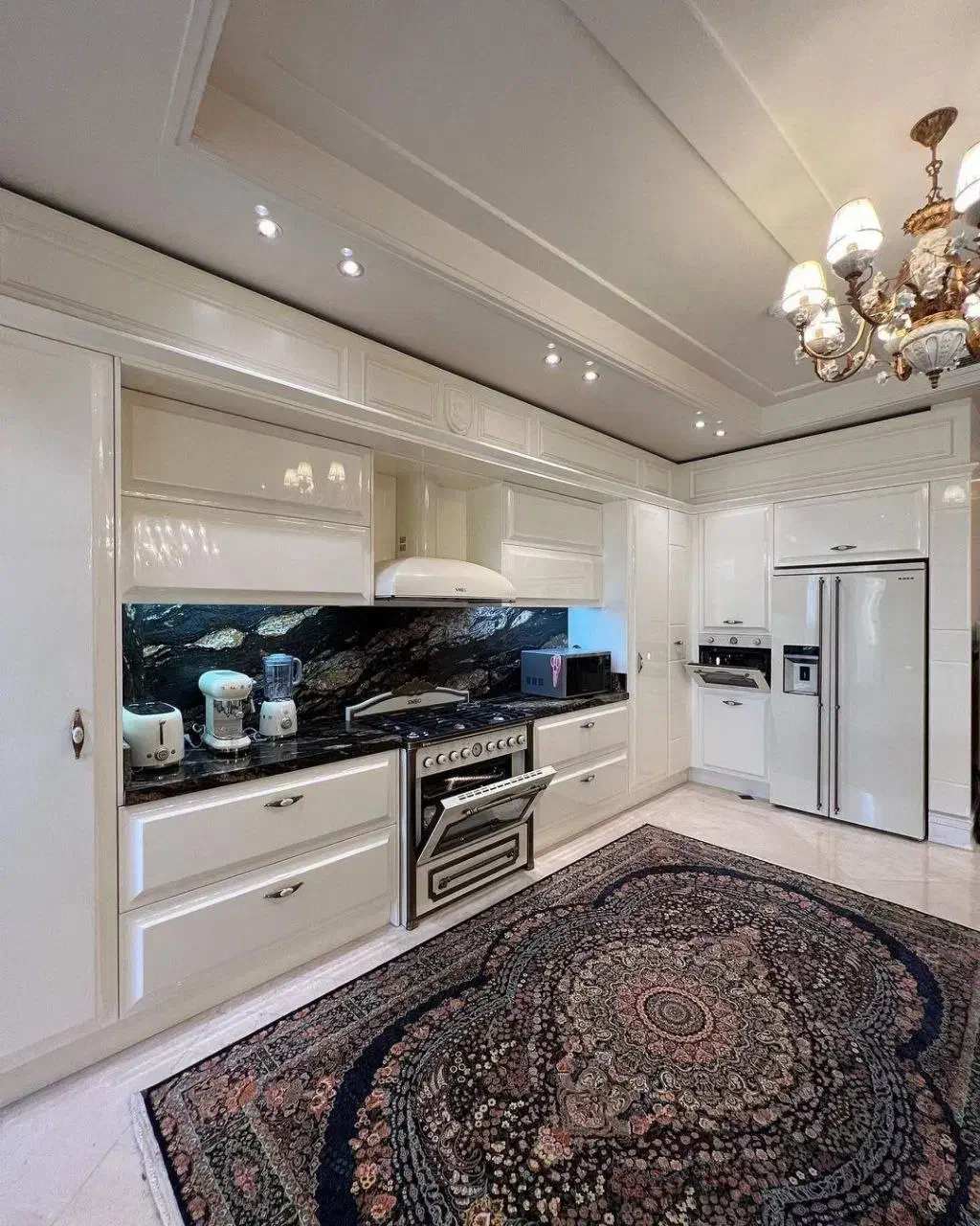 طبق ویلایی 250متری 4خواب سالن بزرگ صدرا فازیک|فروش آپارتمان|صدرا-فارس, |دیوار