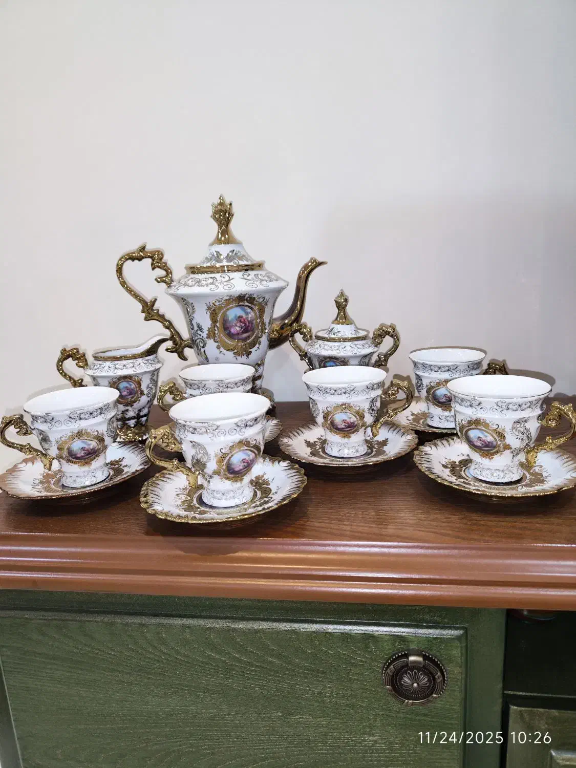 سرویس چای خوری طلایی طرح لیلی و مجنون آرمیتا|ظروف سرو و پذیرایی|تهران, تهرانسر شمالی|دیوار