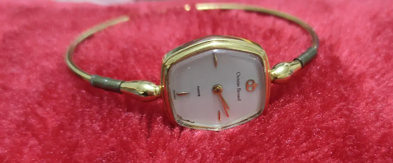 ساعت  کریستین برنارد|ساعت|پردیس, فاز ۱۱|دیوار