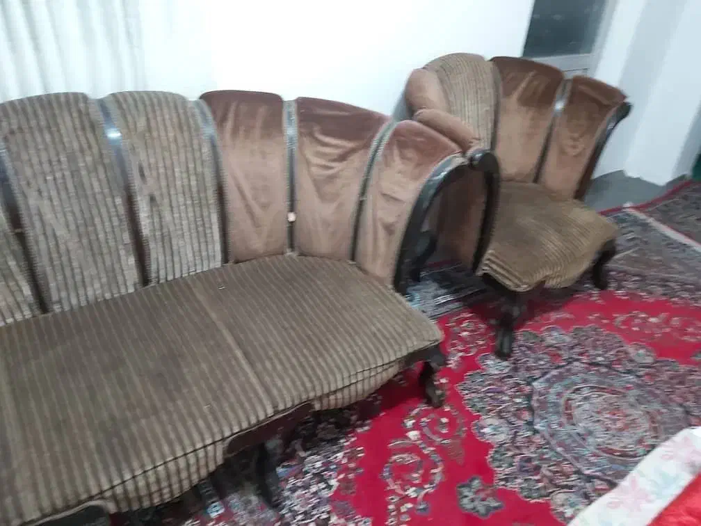 مبل ۷ نفره چوبی|مبلمان خانگی و میز عسلی|رشت, گلباغ نماز|دیوار
