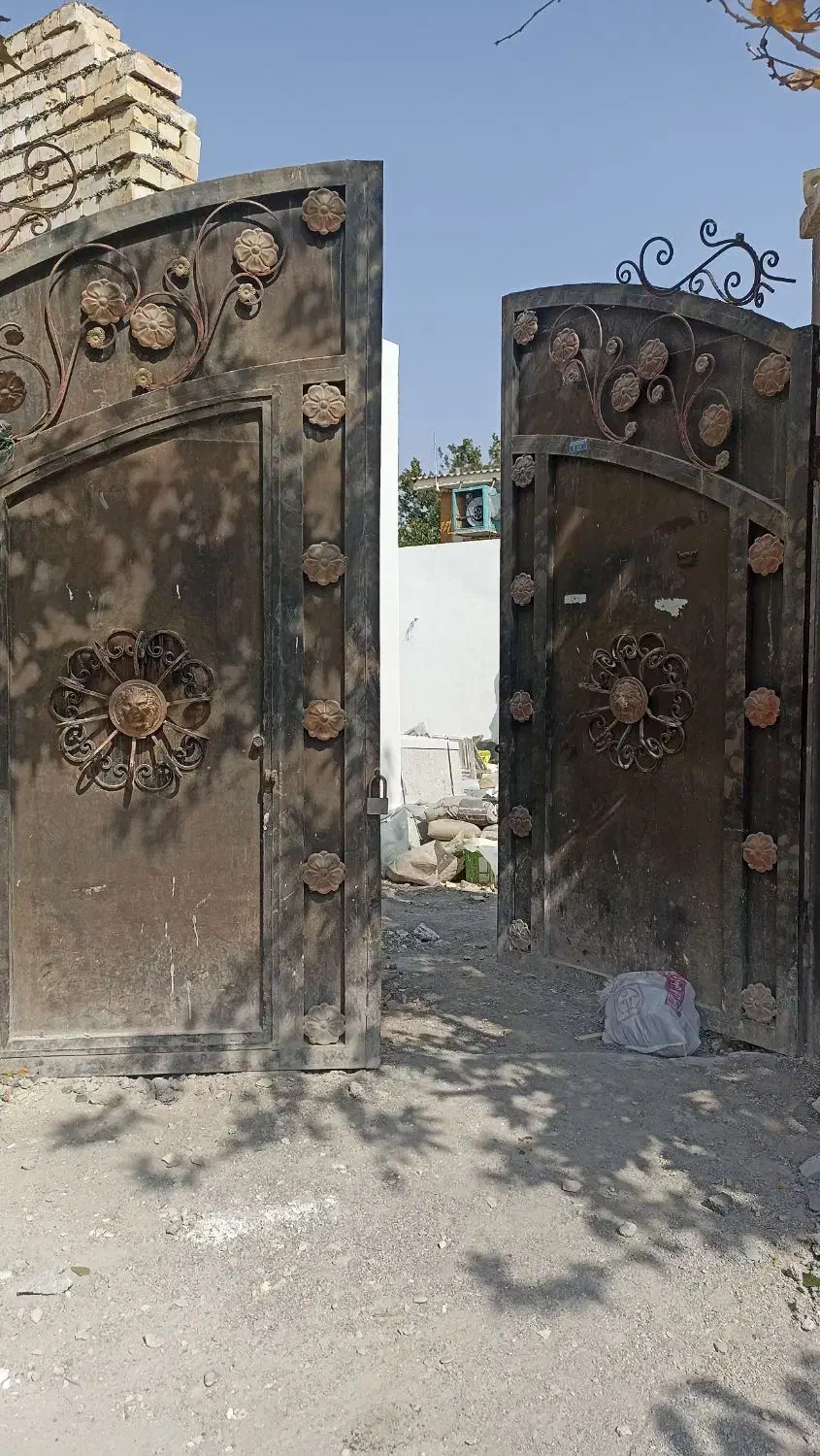 درب بزرگ باغ ویلا محکم و ورق سنگین فروشی.|مصالح و تجهیزات ساختمان|گلبهار, شهر جدید گلبهار|دیوار