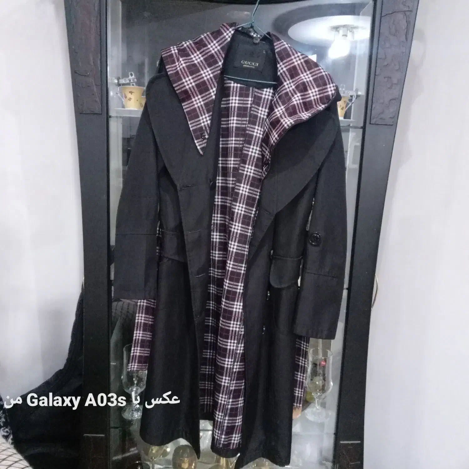 بارانی|لباس|کیاشهر, |دیوار